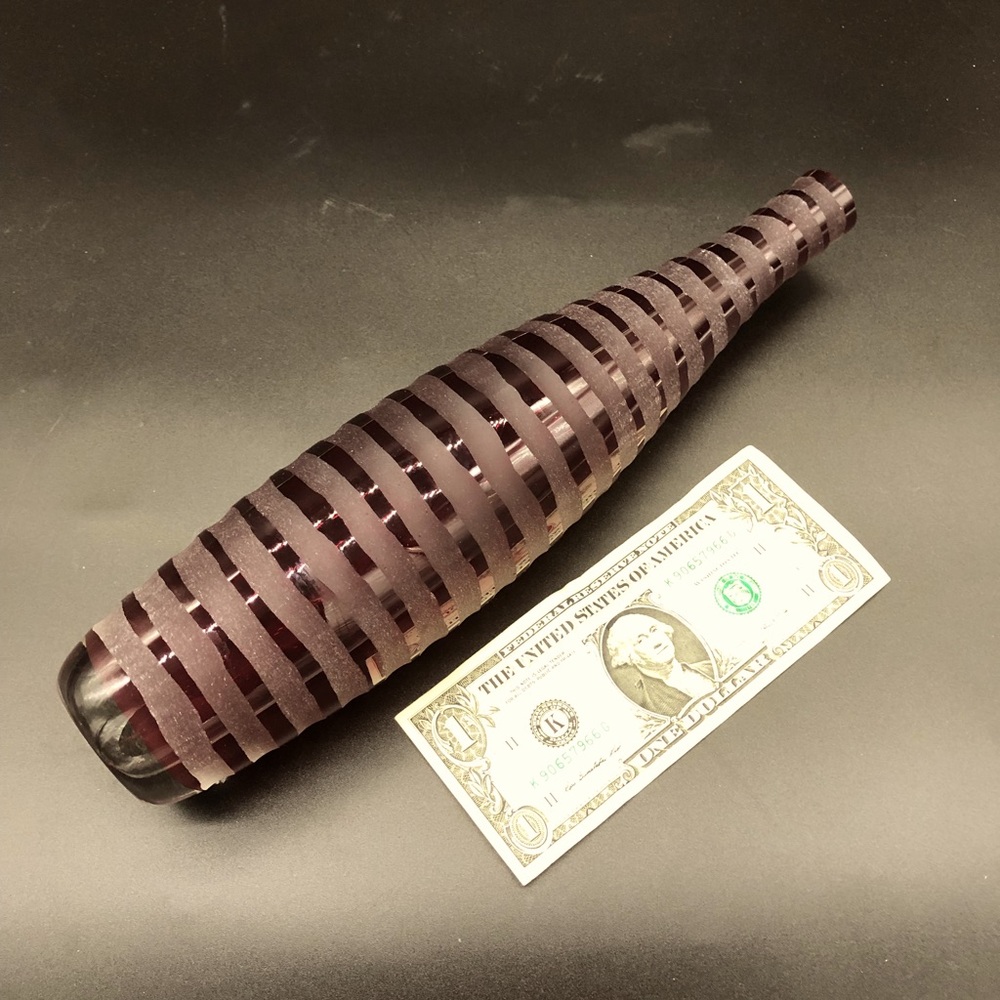 💲3/$20💲🌸Old Unusual Red Bottle Vase🌸